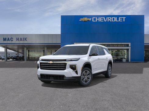 New 2027 Chevrolet Traverse LT w/ Driver Confidence Package FWD image 8