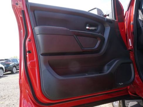 Used 2024 Nissan Titan PRO-4X w/ Pro-4x Convenience Package AWD/4WD image 34