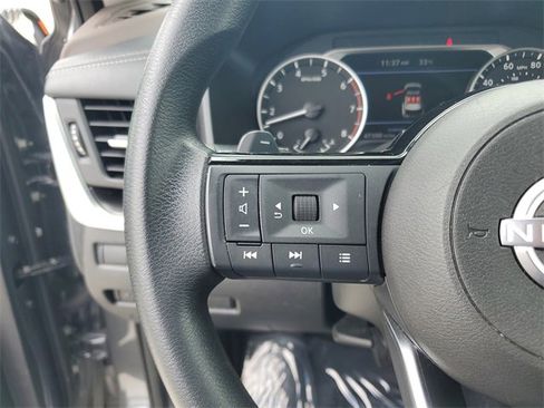 Used 2023 Nissan Rogue SV image 23