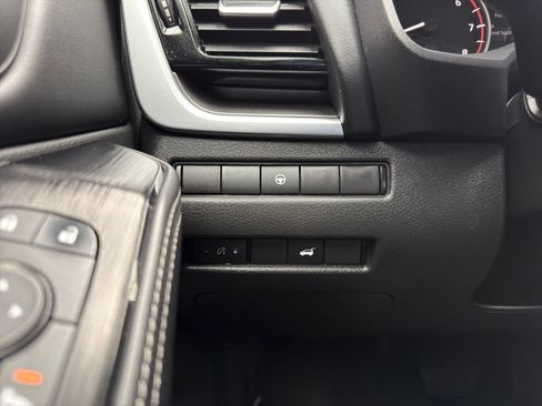 Used 2022 Nissan Rogue SV w/ SV Premium Package FWD image 19
