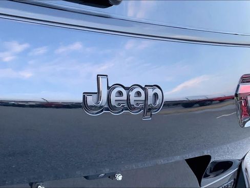 Used 2024 Jeep Grand Cherokee L Limited w/ Black Appearance Package RWD image 30