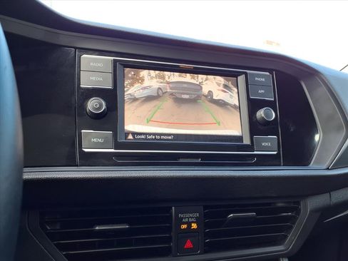 Used 2023 Volkswagen Jetta SE image 17