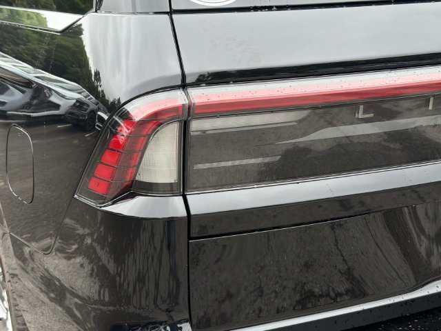New 2026 Lincoln Navigator Premiere AWD/4WD image 11