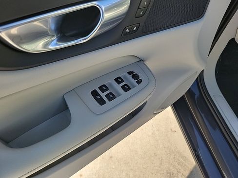 Used 2023 Volvo S60 B5 Core image 15