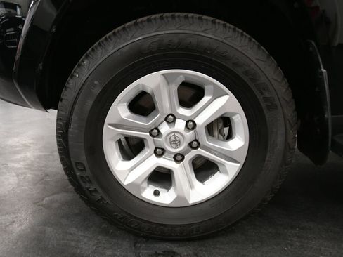 Certified 2024 Toyota 4Runner SR5 Premium image 31