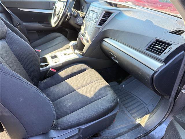 Used 2011 Subaru Outback 2.5i Premium AWD/4WD image 3