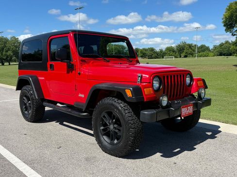 Used 2005 Jeep Wrangler Unlimited AWD/4WD image 2