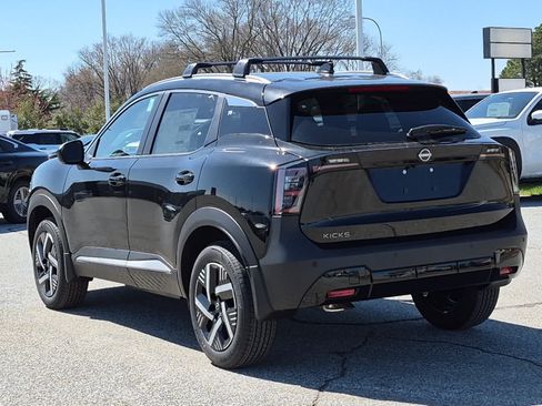 New 2026 Nissan Kicks SV w/ Charging Package FWD image 4