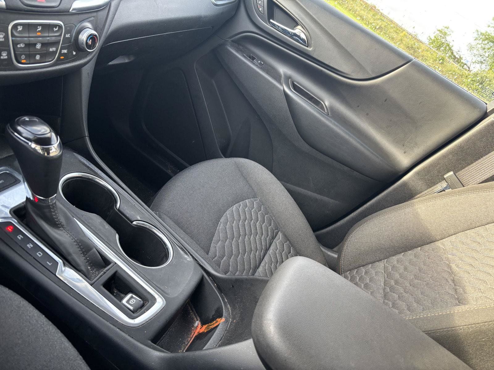 Used 2018 Chevrolet Equinox LT AWD/4WD image 26