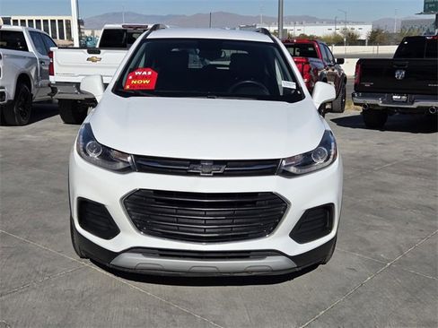 Used 2020 Chevrolet Trax LT w/ LT Convenience Package image 8