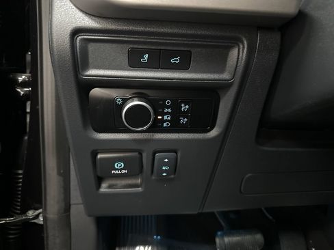 Used 2024 Ford Expedition XLT AWD/4WD image 34