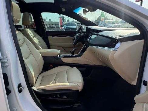 Used 2018 Cadillac XT5 Luxury w/ Driver Awareness Package FWD image 16