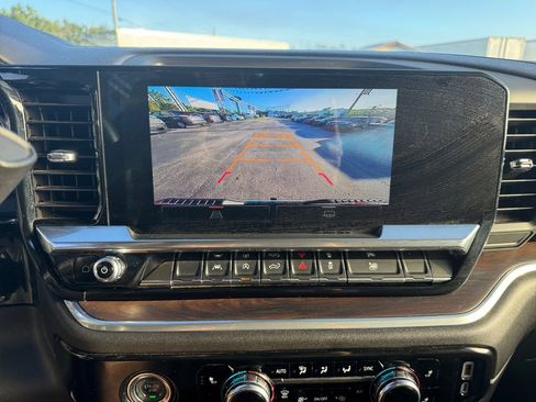 Used 2024 GMC Sierra 1500 SLT image 33