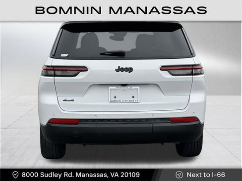 Used 2024 Jeep Grand Cherokee L Altitude image 5