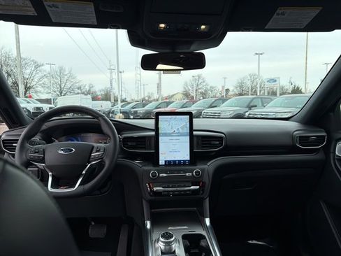 Certified 2020 Ford Explorer ST w/ ST Street Pack image 11