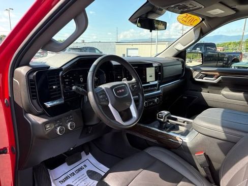 Used 2025 GMC Sierra 1500 Elevation w/ Elevation Premium Package AWD/4WD image 3