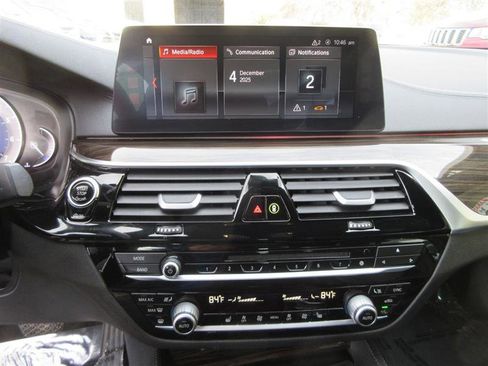 Used 2018 BMW 540i xDrive image 18