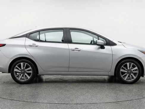 Used 2025 Nissan Versa SV image 11