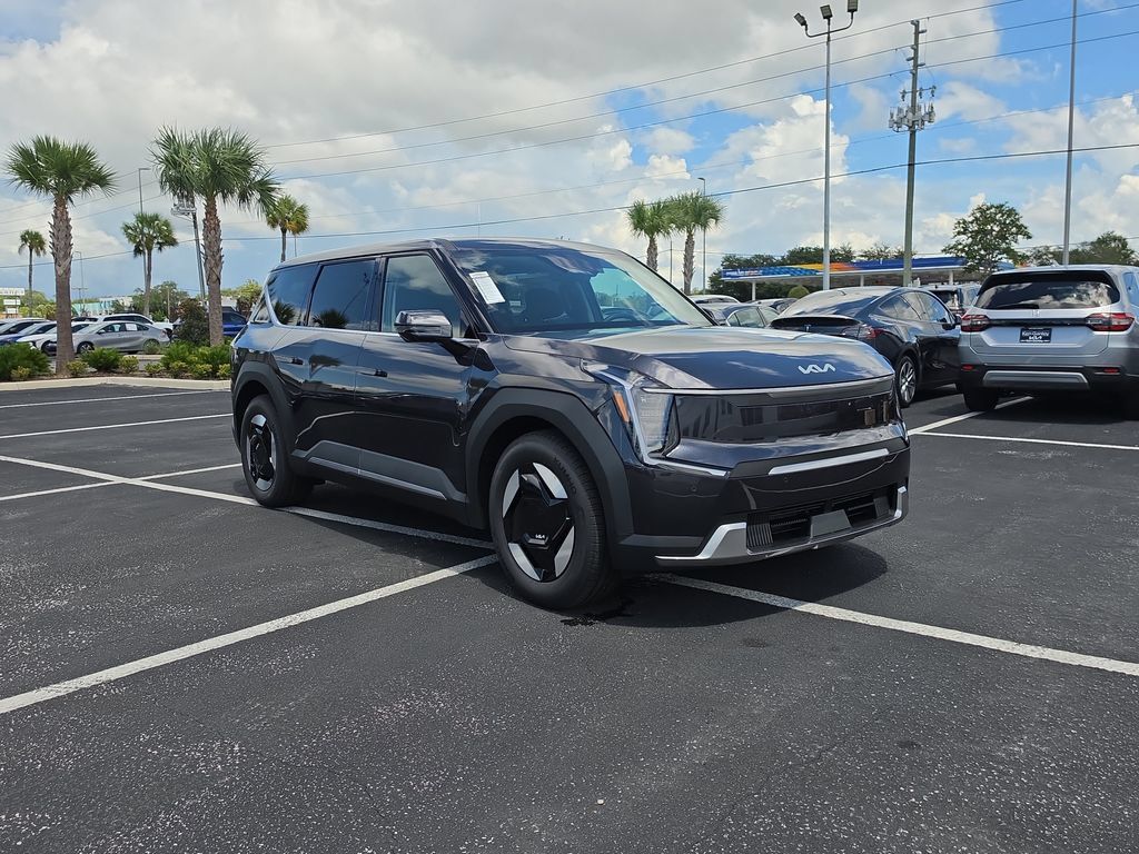 New 2026 Kia EV9 Light RWD image 2