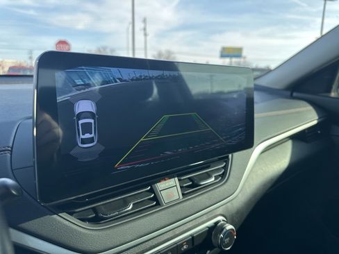 Used 2019 Nissan Altima 2.5 SR image 15