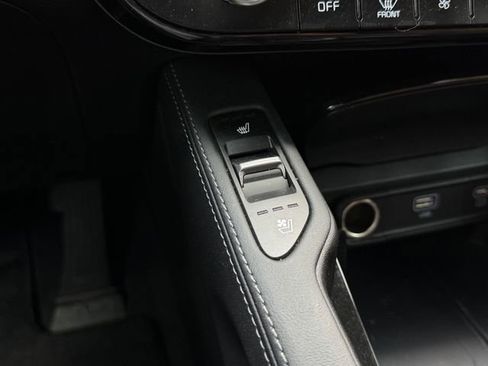 Used 2024 Kia Telluride EX w/ EX Captain's Chair Package FWD image 25