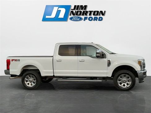 Used 2018 Ford F250 Lariat w/ Chrome Package image 2
