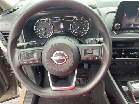 Used 2024 Nissan Rogue SV FWD image 7