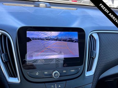 Used 2023 Chevrolet Malibu LT image 14