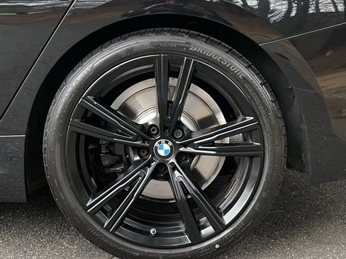 Used 2021 BMW 330i Sedan w/ M Sport Package image 7