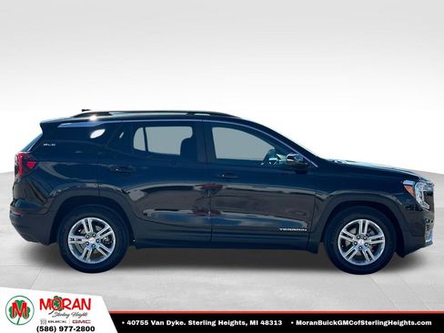 Used 2023 GMC Terrain SLE w/ Driver Convenience Package FWD image 6