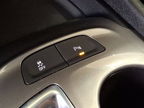 Used 2025 Chevrolet Malibu LS image 25