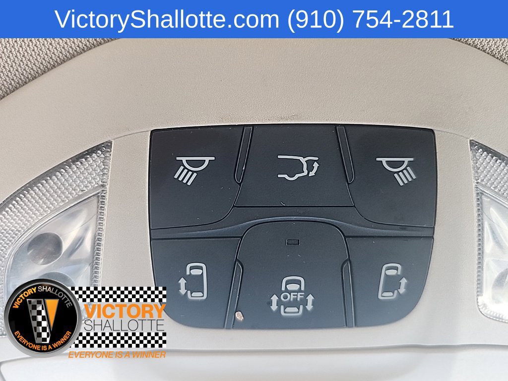 Certified 2022 Chrysler Pacifica Touring-L FWD image 40