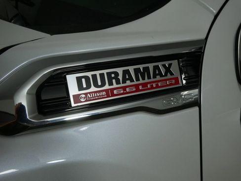 Used 2022 GMC Sierra 3500 Denali w/ Denali Ultimate Package image 11