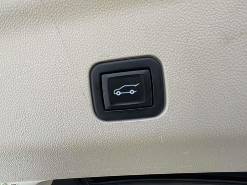 Used 2021 Cadillac Escalade ESV Premium Luxury w/ Driver Assist Tech Package image 11