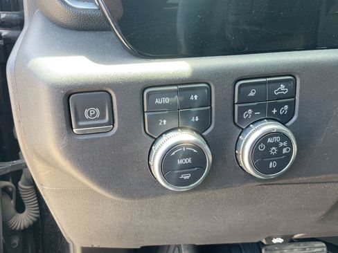 Used 2022 GMC Sierra 1500 Elevation w/ Elevation Premium Package AWD/4WD image 15