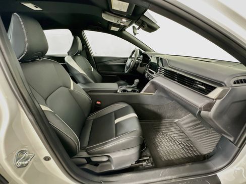 Used 2026 Toyota Camry SE FWD image 30