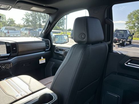 New 2026 Chevrolet Silverado 1500 High Country w/ Technology Package AWD/4WD image 11