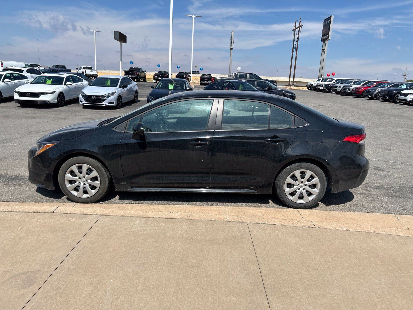 Used 2025 Toyota Corolla LE FWD image 8