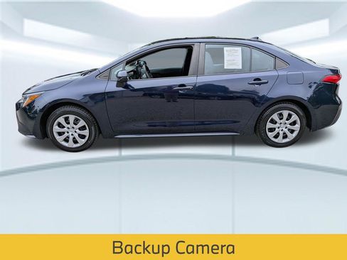 Used 2022 Toyota Corolla LE FWD image 2