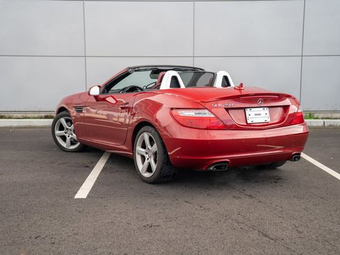 Used 2015 Mercedes-Benz SLK 250 image 3