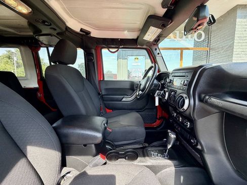 Used 2016 Jeep Wrangler Unlimited Sport w/ Quick Order Package 24S AWD/4WD image 27