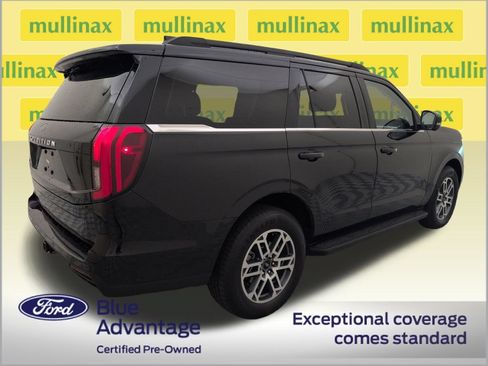 Used 2025 Ford Expedition Active RWD image 3