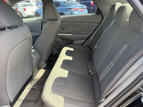 Used 2023 Hyundai Elantra SEL FWD image 11