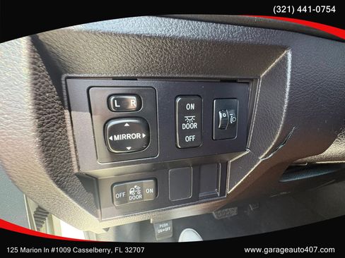 Used 2015 Toyota Tundra SR5 w/ SR5 Upgrade Package image 18