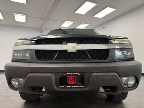 Used 2003 Chevrolet Avalanche 4x4 w/ Suspension Package, Off-Road image 15