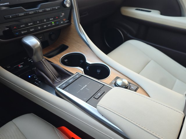 Used 2020 Lexus RX 450hL AWD w/ Premium Package image 45