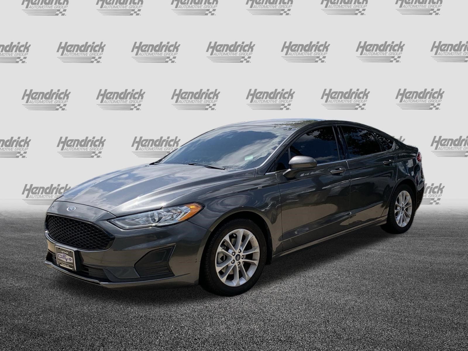Used 2019 Ford Fusion SE FWD image 5