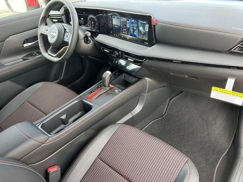 New 2026 Nissan Kicks SR image 8