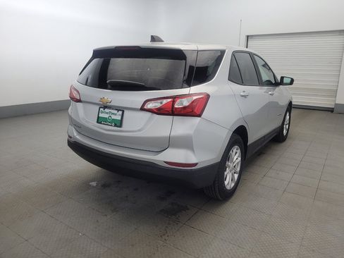 Used 2020 Chevrolet Equinox LS w/ LS Convenience Package image 9