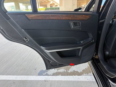 Used 2016 Mercedes-Benz E 350 Sedan image 27
